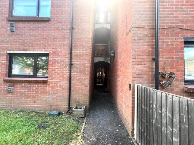 Flat for rent in London Borough of Hounslow, Feltham