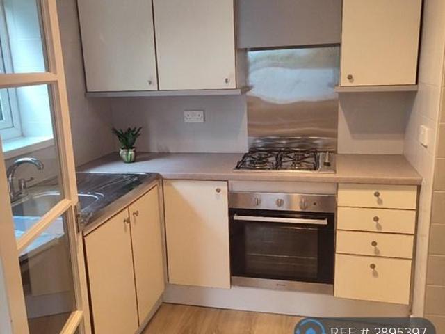 Flat for rent in Whitkirk, Austhorpe