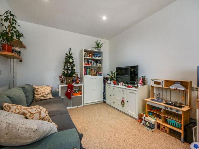 Apartment for rent in St James, Sandown Park