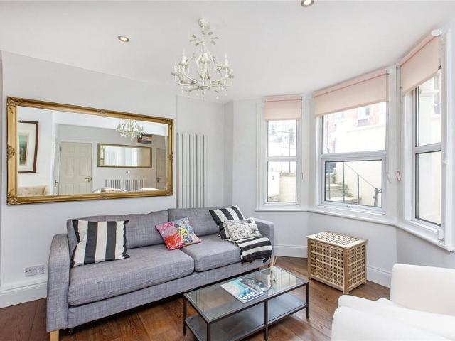 Apartment for rent in Fulham, Greater London