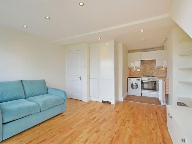 Apartment for rent in South Hampstead, Greater London