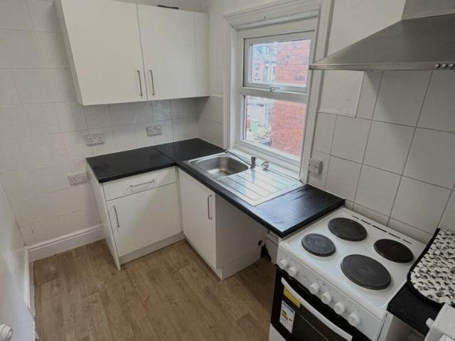 Flat for rent in London Borough of Croydon, Addiscombe
