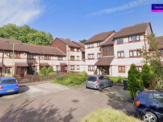 Flat for rent in Bush Hill Park, Greater London