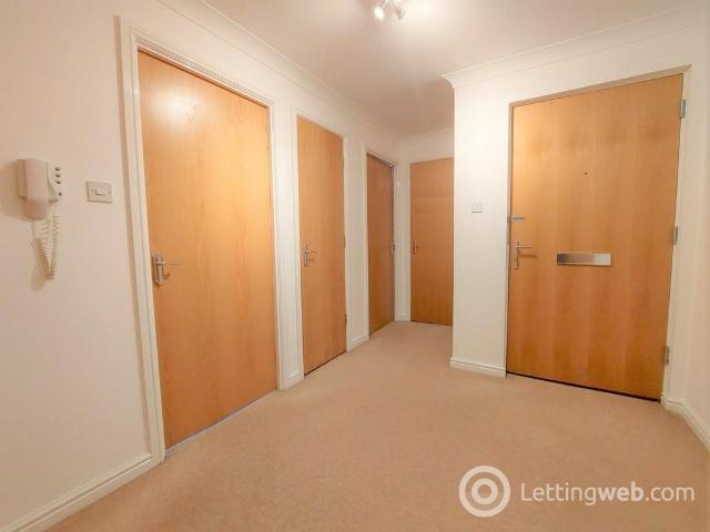 Apartment for rent in Stenhousemuir, Kinnaird Village