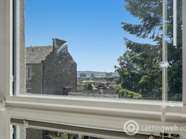 Apartment for rent in Law, Scotland