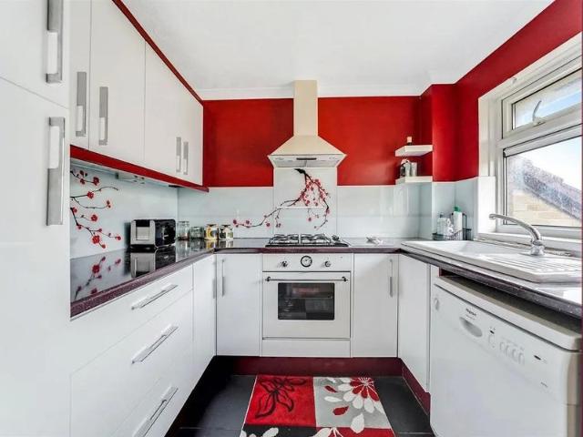 Apartment for rent in Highams Park, Greater London