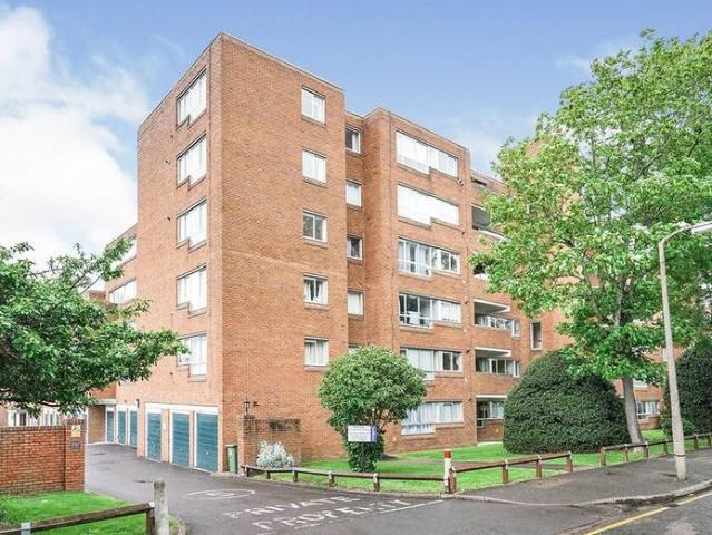 Apartment for rent in Sutton