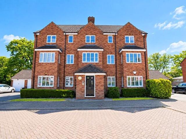 Apartment for rent in Dickens Heath, West Midlands