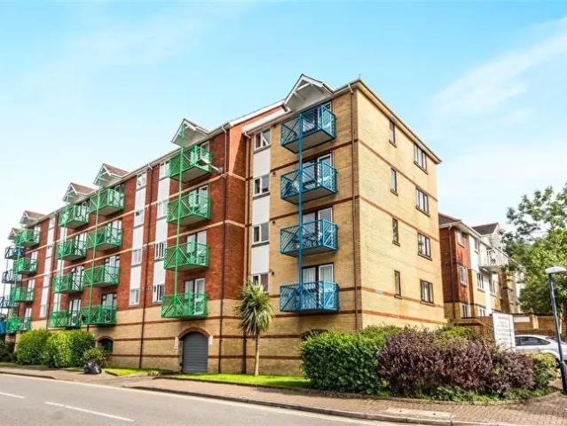 Apartment for rent in Waterfront, Swansea