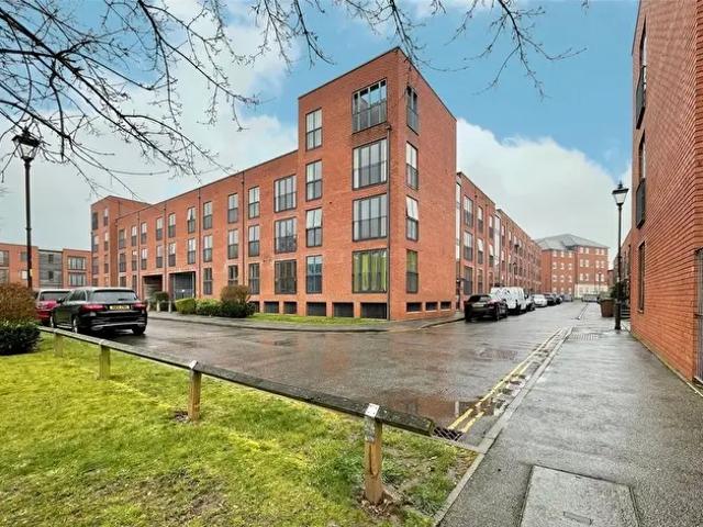 Apartment for rent in Dickens Heath, West Midlands
