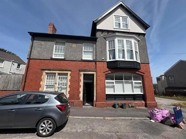 Apartment for rent in Nangreaves, Wales