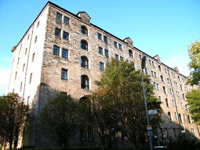 Apartment for rent in Calton, Scotland