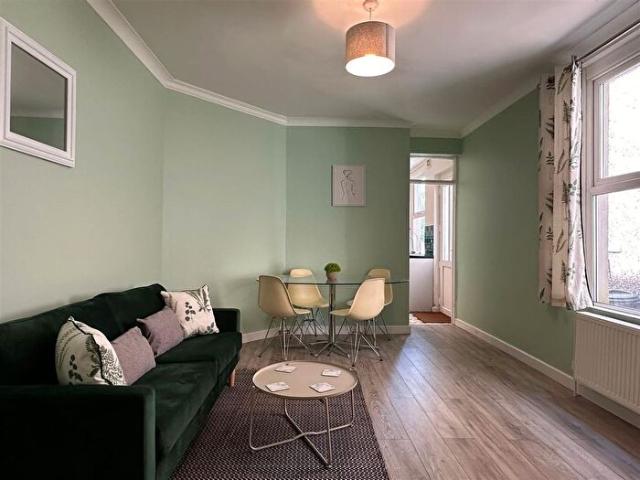 Apartment for rent in Nangreaves, Wales