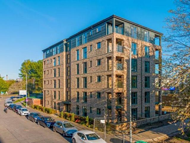 Apartment for rent in Broomhill, Scotland
