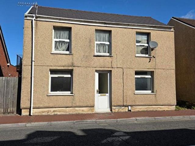 Apartment for rent in Cimla, Neath
