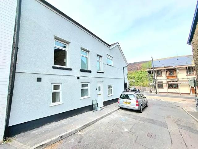 Apartment for rent in Ferndale, Wales