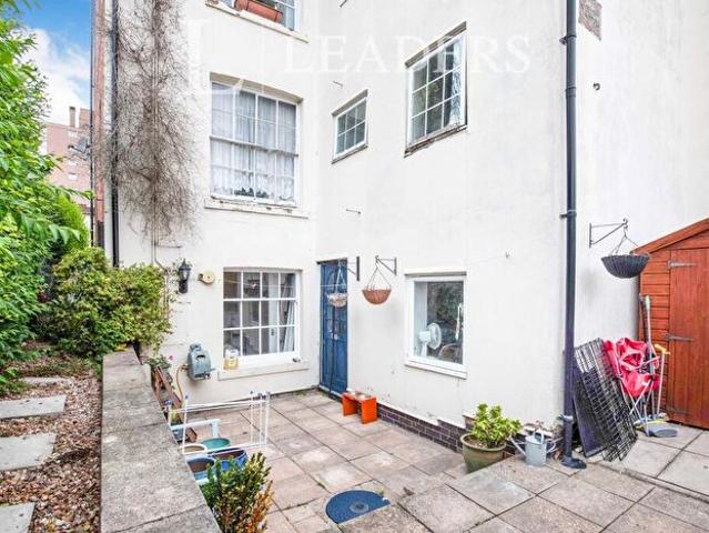 Apartment for rent in Sydenham, Green Close