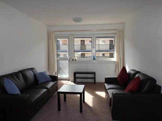 Apartment for rent in Calton, Scotland