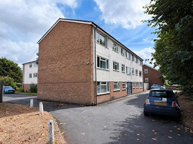 Apartment for rent in Emscote, Green Close