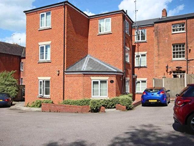 Apartment for rent in Woodloes Park, Green Close