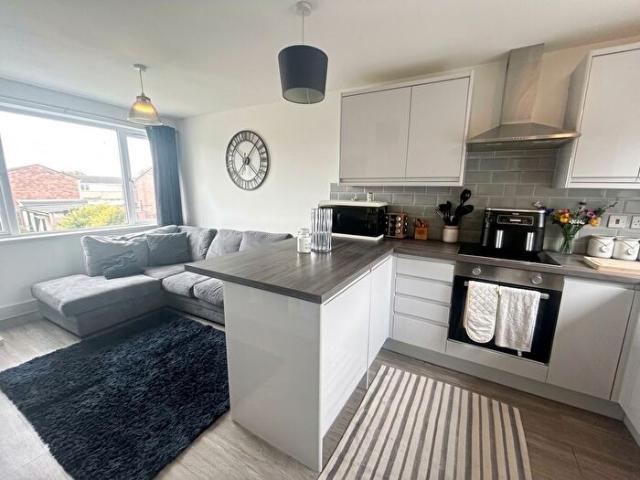 Apartment for rent in Wood End, Gun Hill
