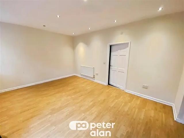 Apartment for rent in Mountain Ash West, Mountain Ash