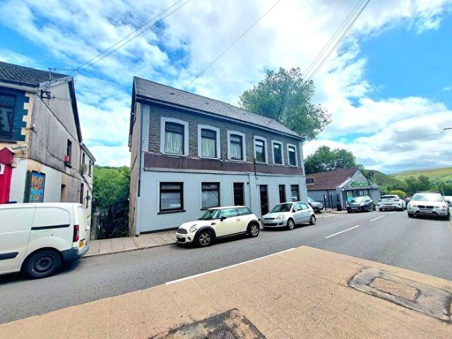 Apartment for rent in Tylorstown, Wales