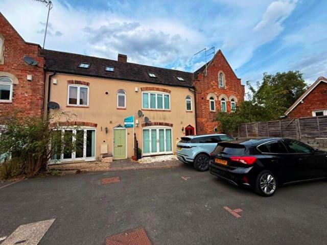 Apartment for rent in Sydenham, Green Close