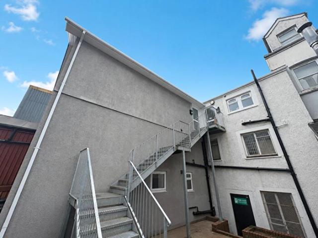 Apartment for rent in Hilltop, Vale