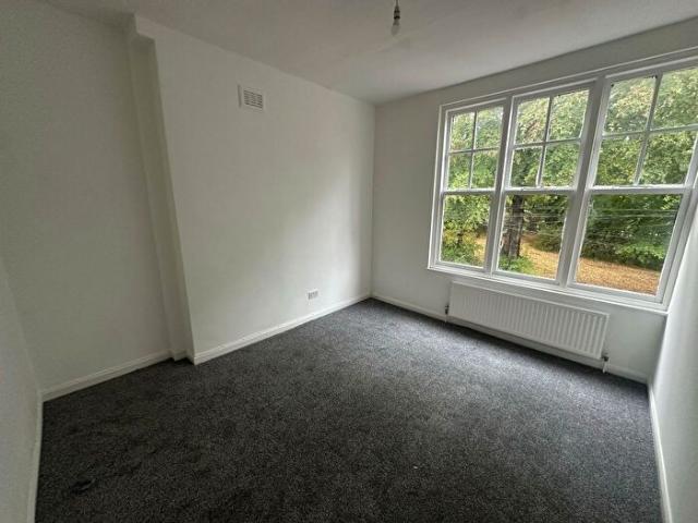 Apartment for rent in West End, Old Wharf