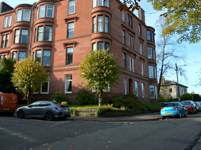 Apartment for rent in Shawmoss, Shawlands