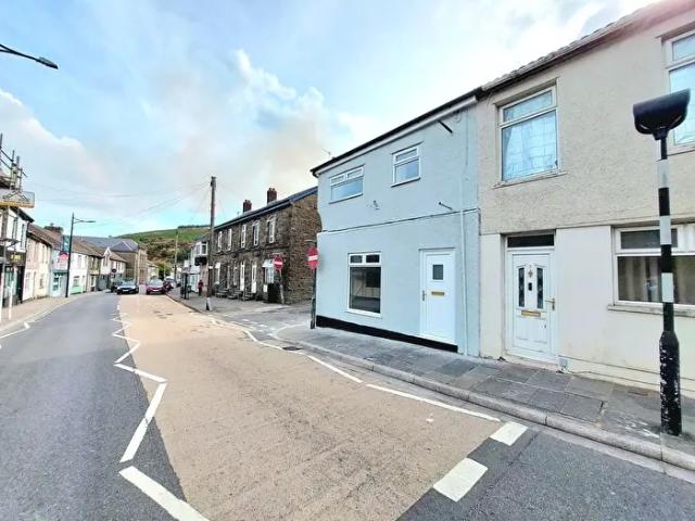 Apartment for rent in Ferndale, Wales