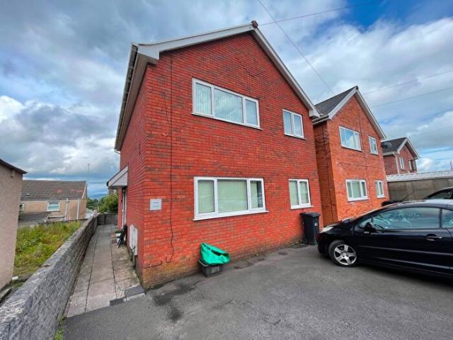 Apartment for rent in Coedffranc, Skewen