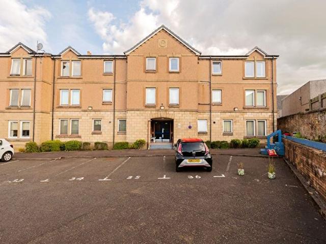 Apartment for rent in Callendar Park, Scotland