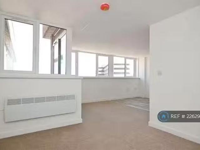 Apartment for rent in Netherton