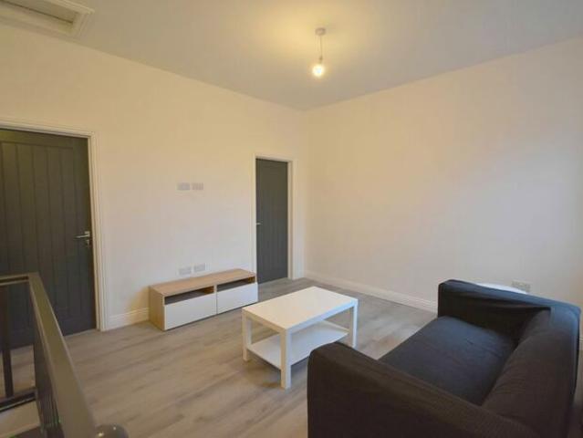 Apartment for rent in Ball Hill, West Midlands