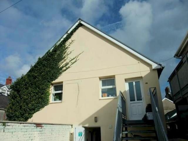 Apartment for rent in Carmarthen, Wales