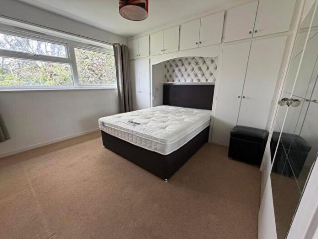 Apartment for rent in Highfield, The Slade