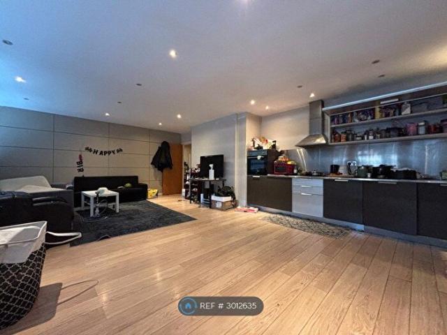 Apartment for rent in St Matthew's, Old Wharf