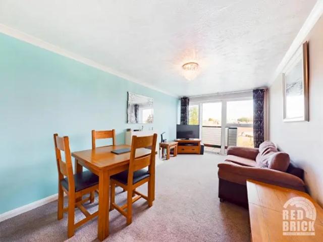 Apartment for rent in Tollbar End, West Midlands