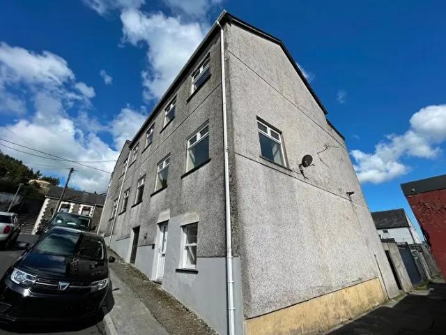 Apartment for rent in Cwm Clydach, Clydach Vale