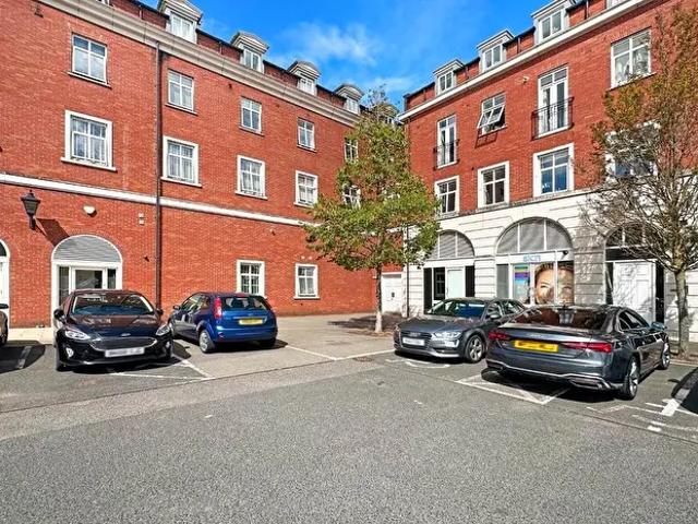 Apartment for rent in Dickens Heath, West Midlands