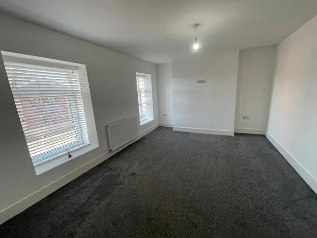 Apartment for rent in Brynhyfryd, Swansea