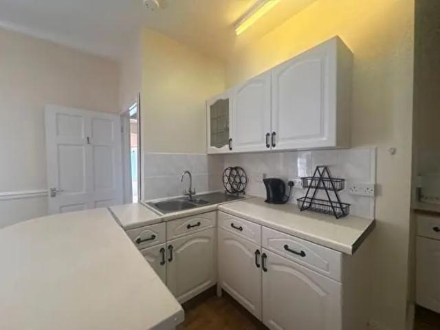 Apartment for rent in Cwm