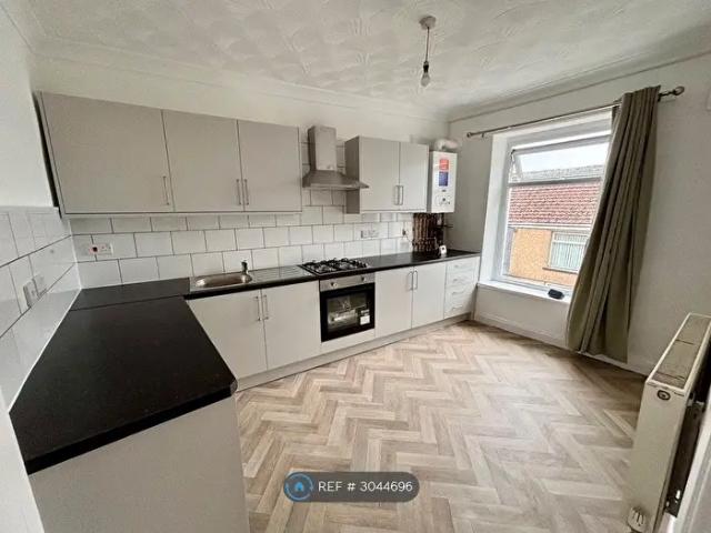 Apartment for rent in Sirhowy, Wales
