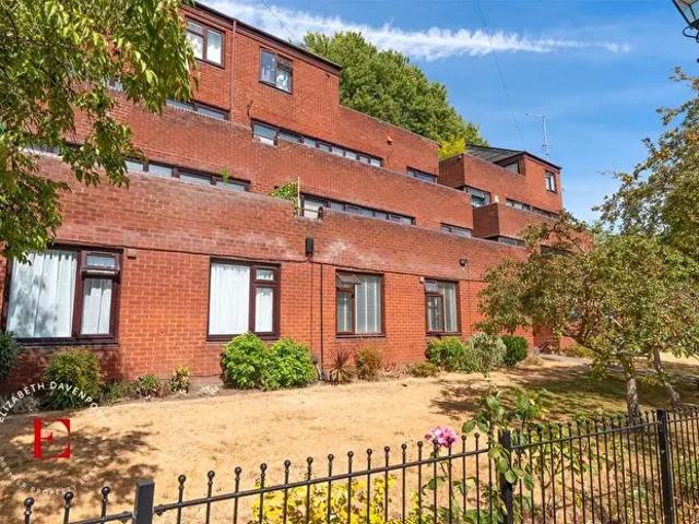 Apartment for rent in Spon End, West Midlands