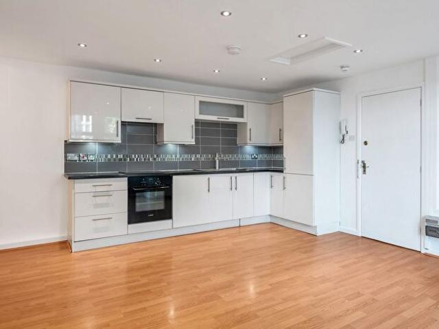 Apartment for rent in Abbey Park, Barton In Fabis