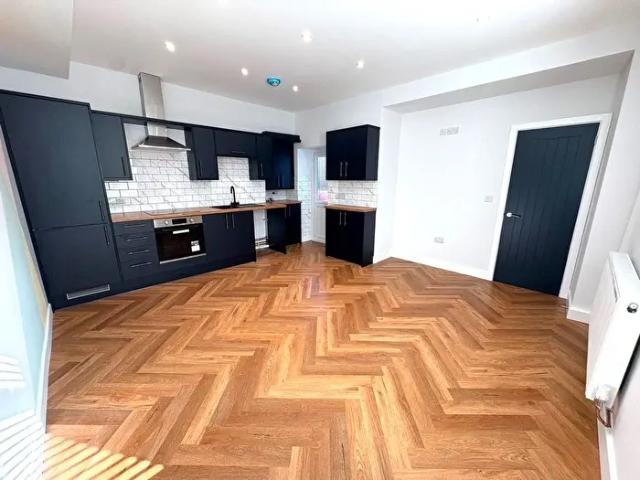 Apartment for rent in Hafod, Swansea
