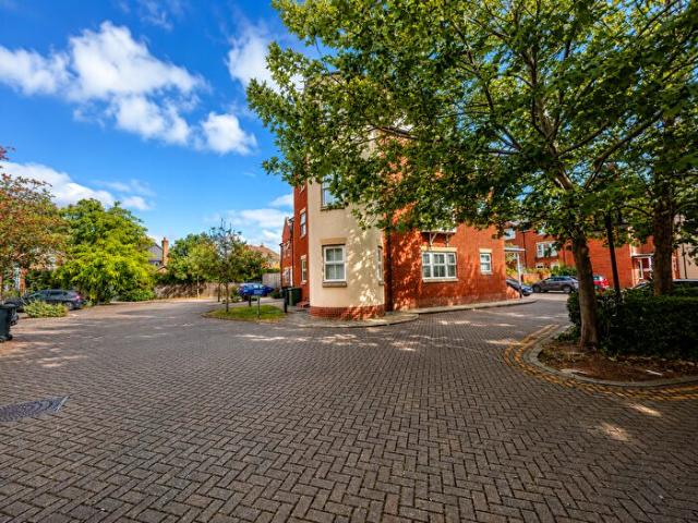 Apartment for rent in Caldecott, Dromore