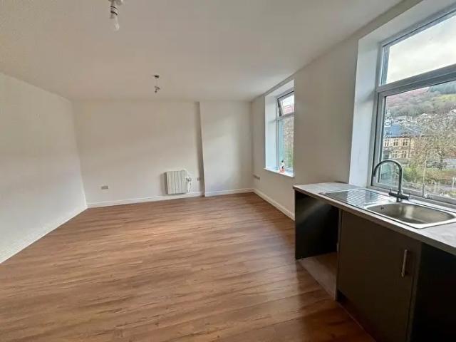 Apartment for rent in Mountain Ash West, Mountain Ash